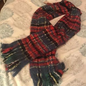 Big and warm blanket scarf NWT!